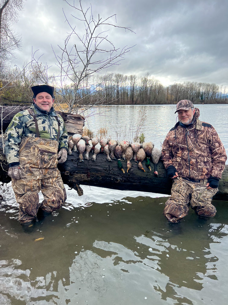 Woody and Roman tried to do their part on the guns during a guided hunt on the shores of the Lower Columbia River.